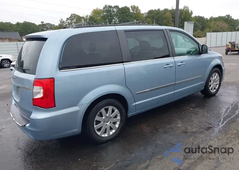 2016 Chrysler Town & Country Touring z USA, uszkodzony, nr VIN 2C4RC1BG6GR231645